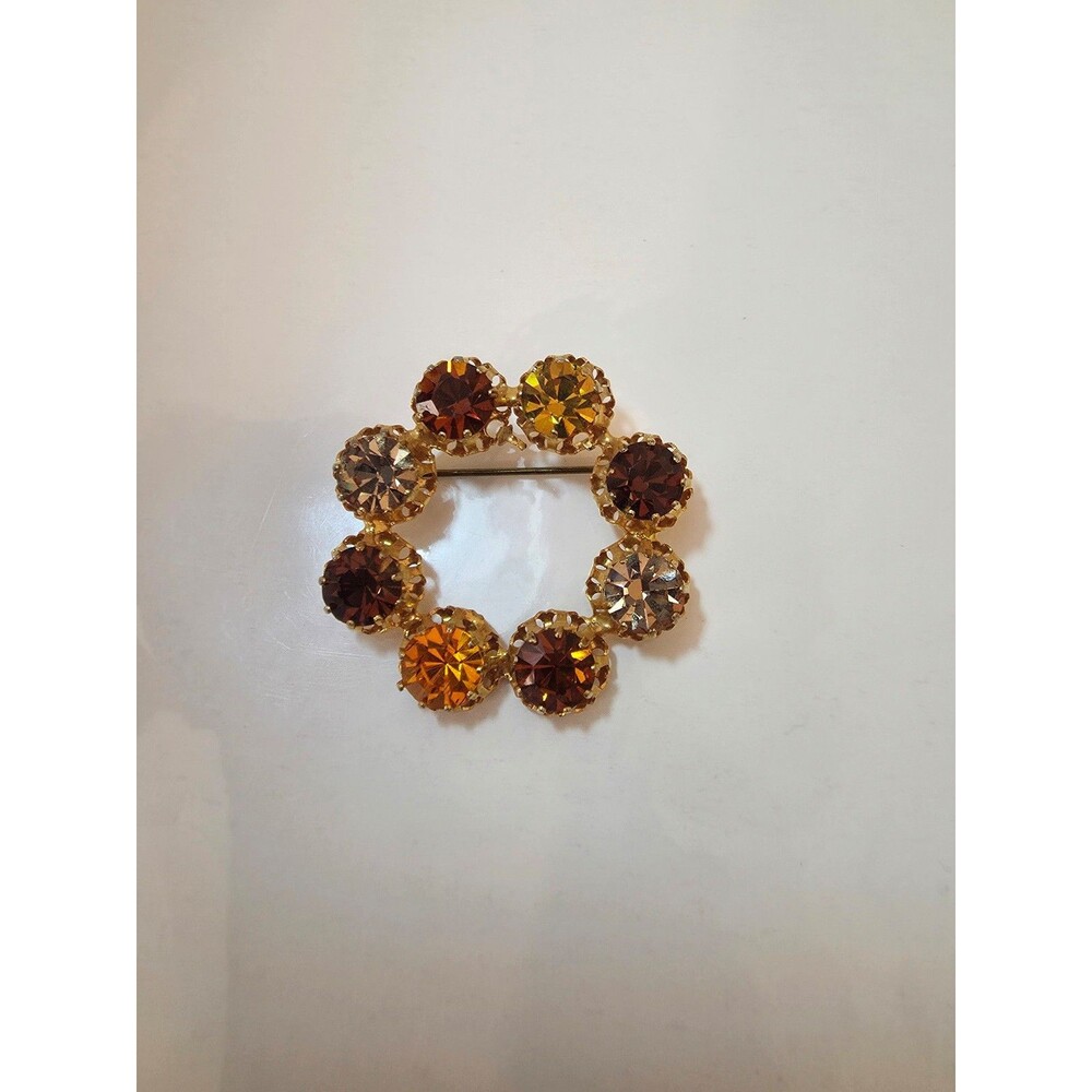 Star vintage amber color brooch